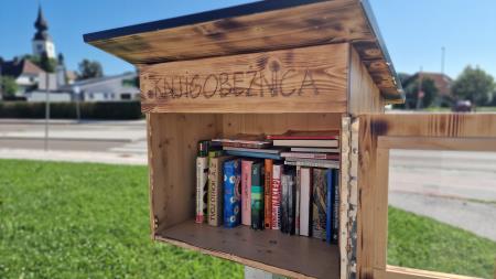 Knjigobežnica - Pernica